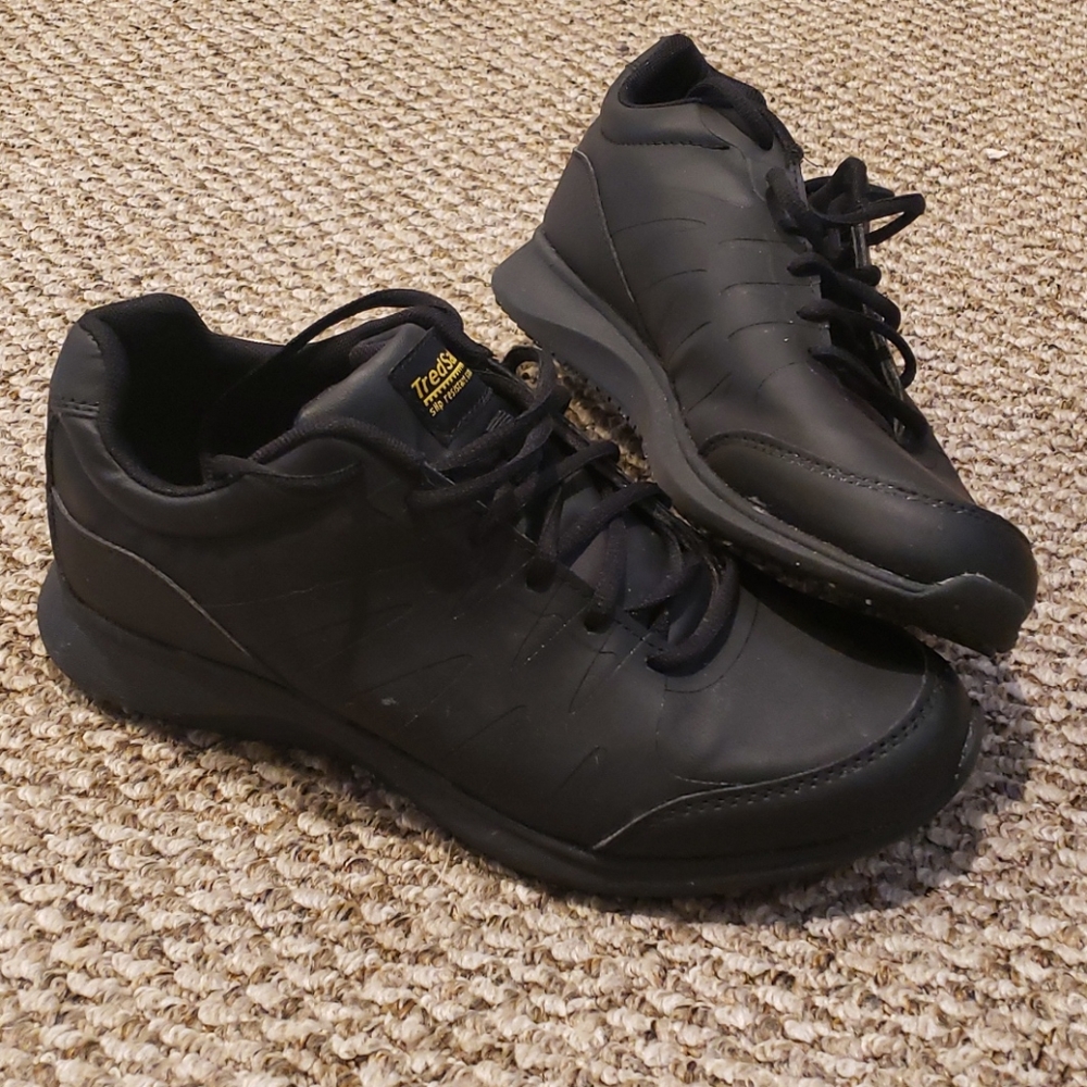 TredSafe slip resistant work shoe